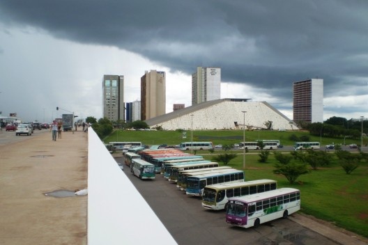 Teatro Nacional e atrás o Setor Bancário Norte, Brasília