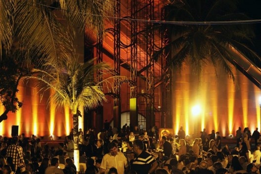 Arquitetura sacra e fenomenologia: Igreja do Ressuscitado que Passou pela Cruz
