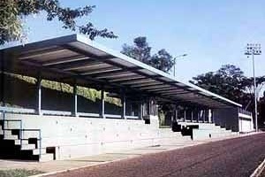 Arquibancada da Universidade de San Buenaventura, Cali, Valle del Cauca. Arquiteto Jaime Beltrán