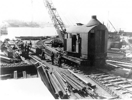 Canteiro de obras na cabeceira continental