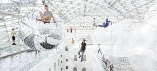 Instalação In Orbit, Tomás Saraceno, K21 Ständehaus, Düsseldorf, 2013