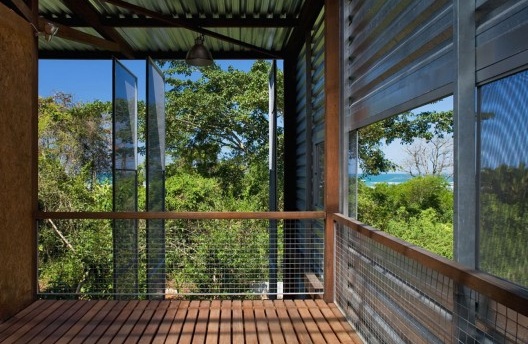 Residência R.R., Itamambuca SP, 2006-2007. Escritório Andrade Morettin Arquitetos Associados