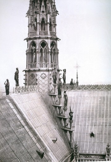 Nova Flecha – levantada por Viollet-le-Duc – da Catedral de Paris
