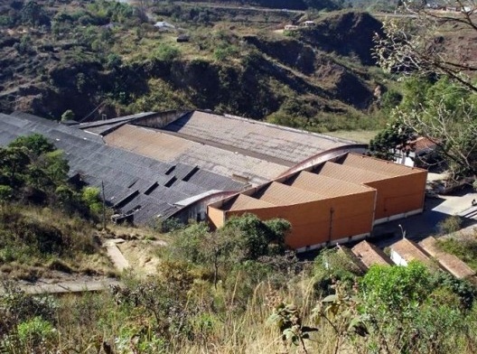 Vista parcial da Cia. Industrial Ouropretana (antiga Fábrica de Tecidos), Ouro Preto MG, início século 21