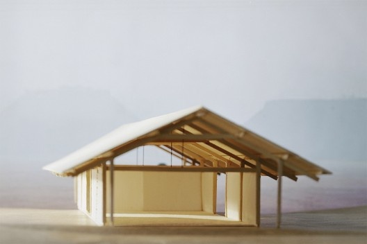 Coberturas no Xingu, maquete física, Parque Indígena do Xingu, São Félix do Araguaia MT Brasil, 2017. Arquiteto Gustavo Utrabo (autor) / Estúdio Gustavo Utrabo