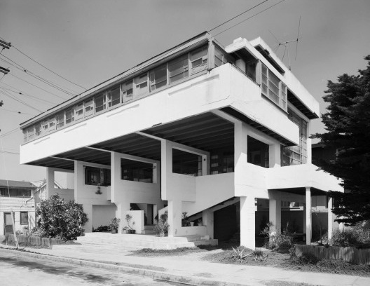 Casa Lovell, New Port Beach, Califórnia, Estados Unidos, 1925. Arquiteto Rudolph Schindler