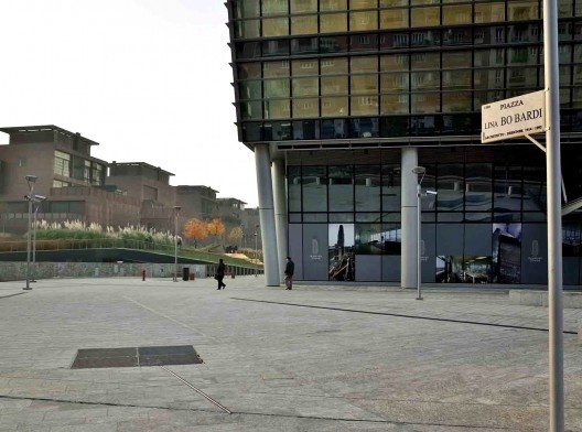 Piazza Lina Bo Bardi, Varesine, Milão. Kohn Pedersen Fox Associates