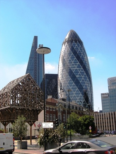O Pepino (Gerkin), de Norman Foster, e o Ralador de Queijo (Cheesegrater), de Richard Rogers, Londres