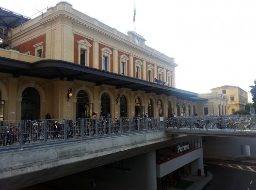 Estação Ferroviária de Parma, Itália