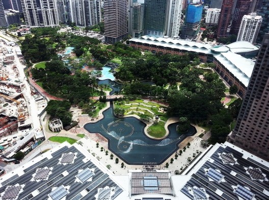 KLCC Park visto a partir das Petronas Twin Towers, Kuala Lumpur