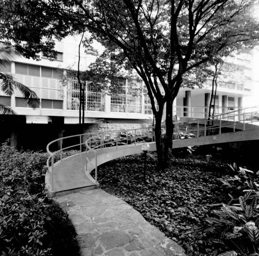 Edifício Louveira, 1946-1950