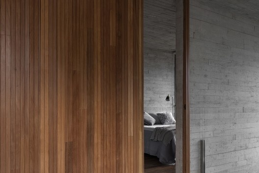 Casa Floresta, Belo Horizonte MG Brasil, 2021. Arquitetos Zargos Rodrigues, Rodrigo Pereira, Frederico Rodrigues, Carla Deltreggia, Ika Okamoto, Letícia Armond, Nathalia Melo e Laís Parreiras (autores) / Estúdio Zargos