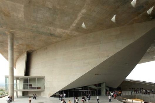 Cidade da Música: um lugar à sombra