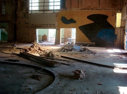 Boate Azul, em processo de demolição