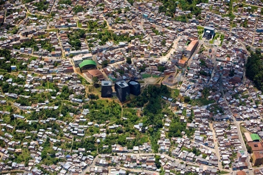 Parque Biblioteca Santo Domingo, Giancarlo Mazzanti, 2007