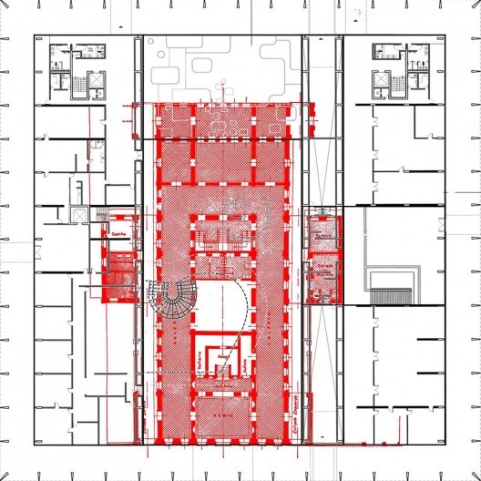 Sobreposição das plantas dos palácios na mesma escala