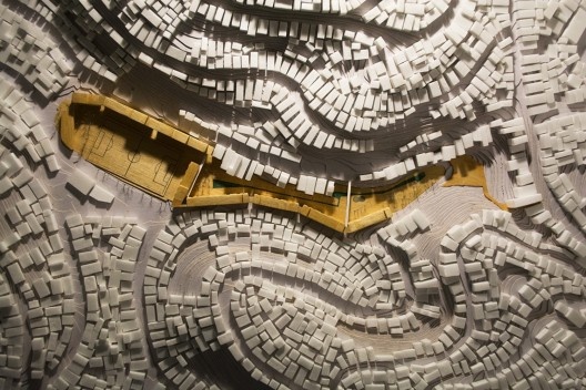 Parque Novo Santo Amaro V - Programa Mananciais, maquete física, São Paulo SP Brasil, 2009 – 2012. Arquitetos Héctor Vigliecca, Luciene Quel, Neli Shimizu e Ronald Fiedler Werner / Vigliecca & Associados