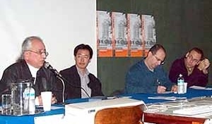 Mesa de abertura: homenagem \"Centenário Lúcio Costa\": Alberto Xavier, Hugo Segawa, Abílio Guerra e Guilherme Wisnik (6/10/02)