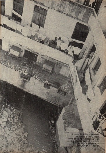 Fotografia de um dos cortiços no centro de Curitiba, em 1962