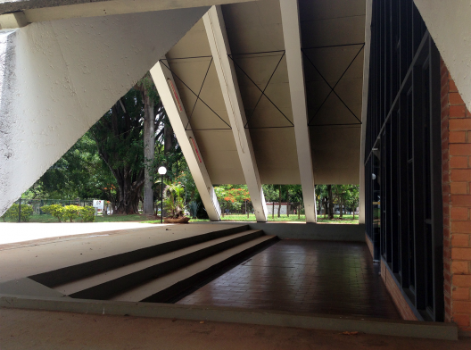 Detalhe do rebaixamento da nave