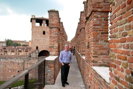 Castelvecchio, passagem entre as ameias do castelo, Verona