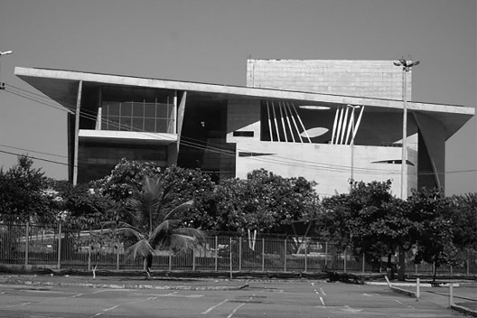 Cidade das Artes, vista da fachada Leste, Rio de Janeiro RJ, 2013. Arquiteto Christian de Portzamparc