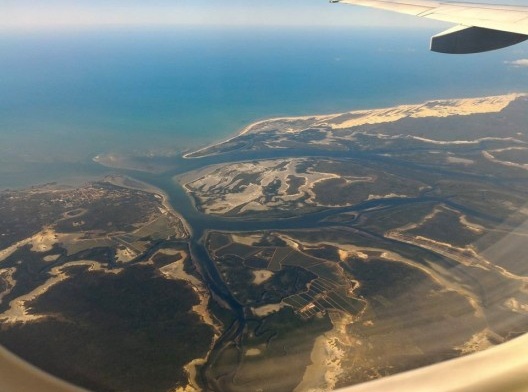 Vista aérea do delta, com dezenas de ilhas, dunas, praias e muita água, Parnaíba PI