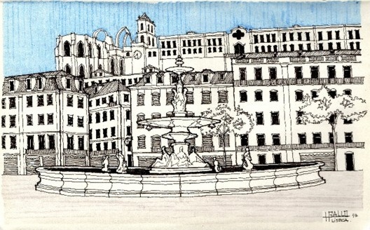 Lisboa: vista a partir do Rossio, na Praça Dom Pedro 4 para o Chiado com os arcos das ruínas da igreja do Carmo do século 15, testemunho do terremoto de 1755