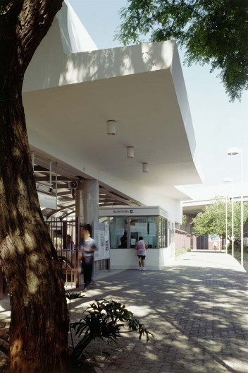 Núcleo de Arquitetura, Terminal de ônibus Lapa, São Paulo, 2003