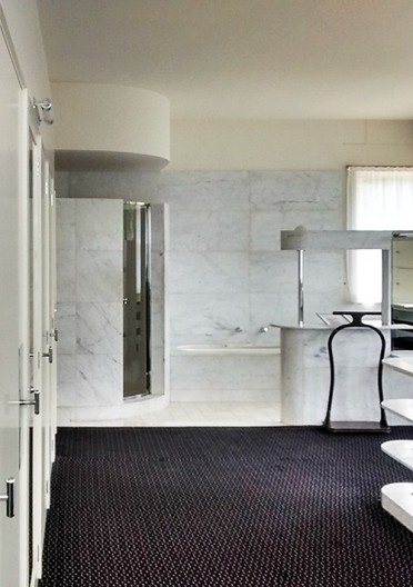 Villa Cavrois, banheiro do casal e espaço de vestir, Roubaix, França. Arquiteto Mallet-Stevens