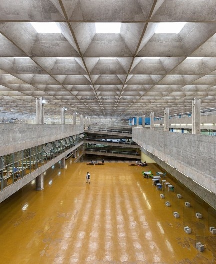 Faculdade de Arquitetura e Urbanismo da Universidade de São Paulo, São Paulo SP Brasil, 1969. Arquitetos João Vilanova Artigas e Carlos Cascaldi