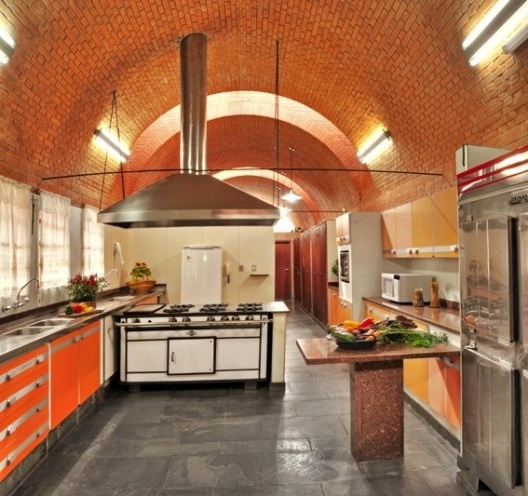 Residência dos Padres Claretianos, Batatais SP Brasil, 1984. Arquitetos Affonso Risi e José Mario Nogueira