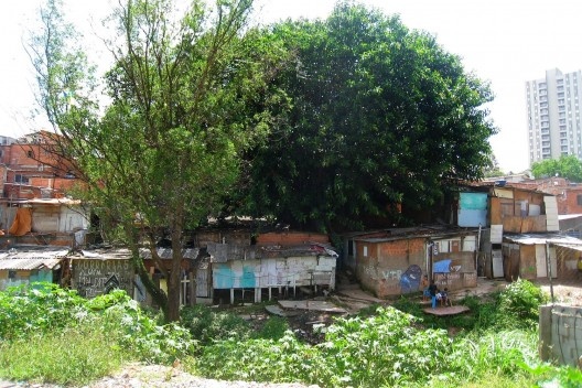 Reurbanização da favela do Sapé, situação anterior, Rio Pequeno, São Paulo, 2014. Base 3 Arquitetos, arquitetos Marina Grinover, Catherine Otondo e Jorge Pessoa
