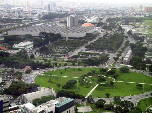 Parque Anhembi, contexto urbano, arquitetos Jorge Wilheim, Miguel Juliano e Massimo Fiocchi, São Paulo, 1963-1972