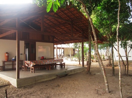 Centro Experimental Floresta Ativa - CEFA, cozinha dos técnicos, RESEX Tapajó-Arapiuns PA. Arquiteta Cristina Xavier