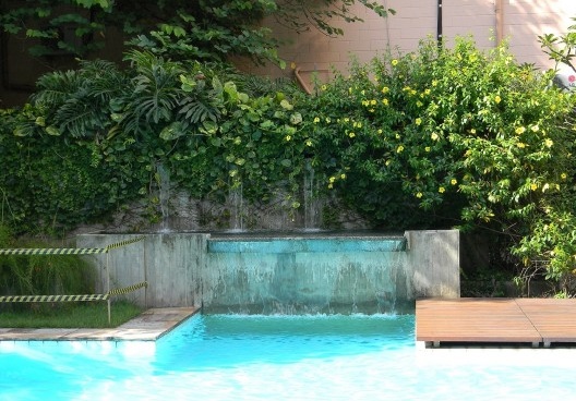 Jardim com cascata de Burle Marx para o Edifício Macunaíma, do arquiteto Marcello Fragelli