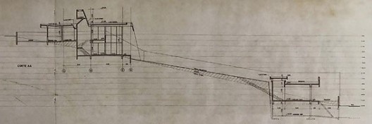 Corte longitudinal, detalhe de desenho original