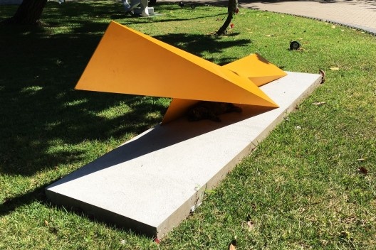 Obra de arte nos jardins da Unifor, obra do escultor Sérvulo Esmeraldo, Fortaleza