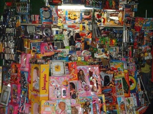 Imagem 7 – Barraca no interior do Shopping popular de Cuiabá, 2005