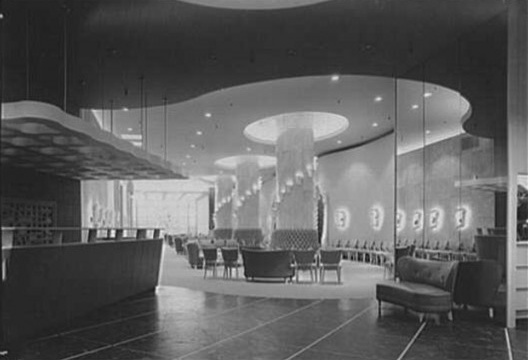 Ansonia Shoe Store, 49 W. 34th St., New York, 1945