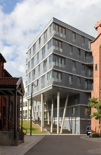 Schous, Edificação de habitação projeta pelo MAD