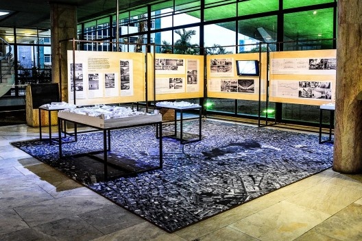 Parte da seção \"Revolucionar o ensino\" da exposição \"Diógenes Rebouças: cidade, arquitetura e patrimônio\", realizada no foyer do Teatro Castro Alves entre agosto e setembro de 2015