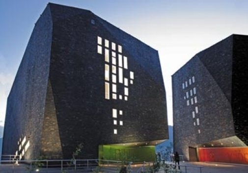 Biblioteca de Santo Domingo em Medellín: debate a arquitetura atual na Colômbia