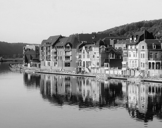 Exemplo de edifício vivo, selecionado a partir das ideias de Christopher Alexander