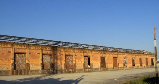 Vista da fachada dos Armazéns da RFFSA voltada para a Av. Presidente Wilson
