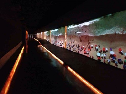 Pontal final do corredor da Grande Galeria, próximo à sala do Beco das Palavras, Museu da Língua Portuguesa, São Paulo