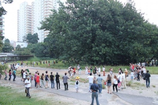 Ciranda Livre. Evento em que fizemos uma ciranda em volta da figueira centenária no dia 19/04 em parceria com a caminhada Índio é Nóis