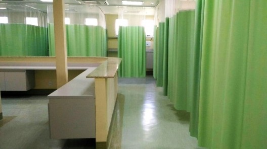 Individualização de espaço nos boxes de atendimento – sala de observação masculina no setor de emergência do Hospital federal de Bonsucesso RJ