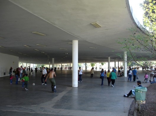 A flânerie do Parque do Ibirapuera, uma rua sem cidade