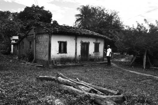 Antiga residência construída em adobe na comunidade do Fabião 1